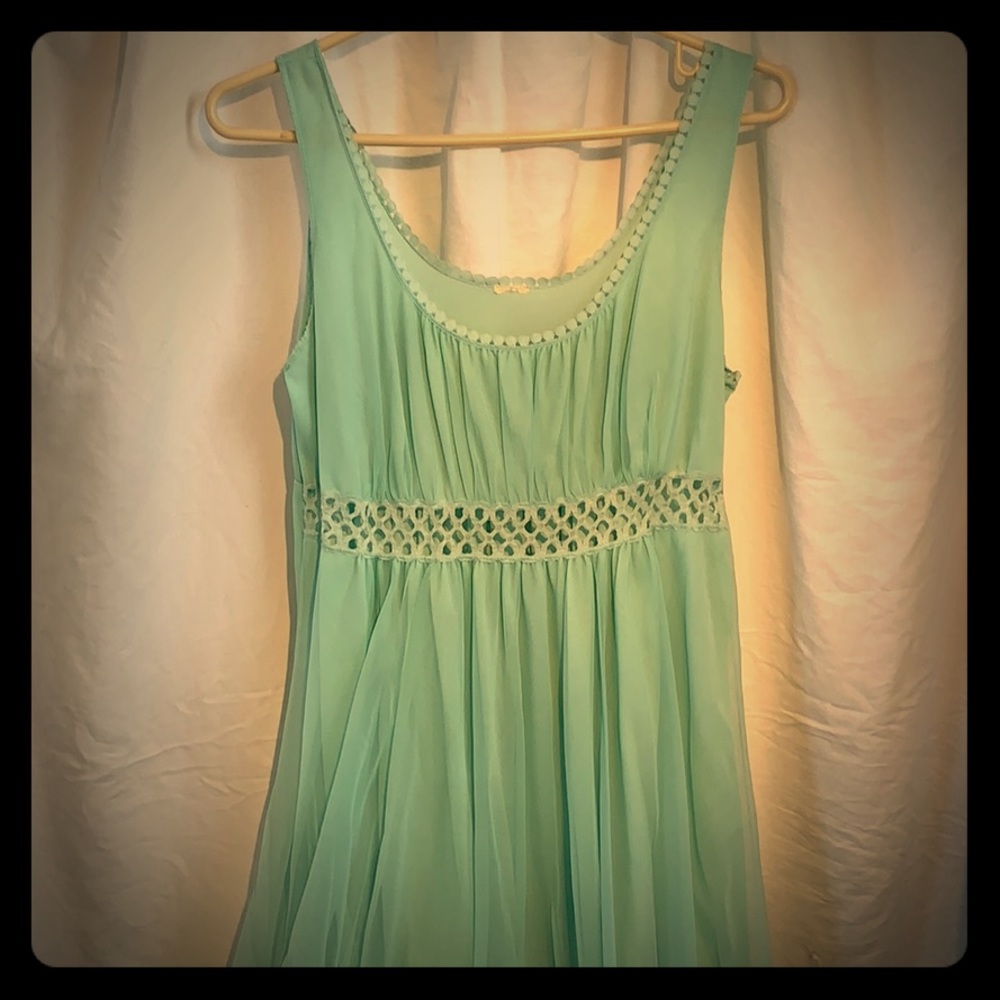 Vintage 60/70’s sea foam green night gown/robe